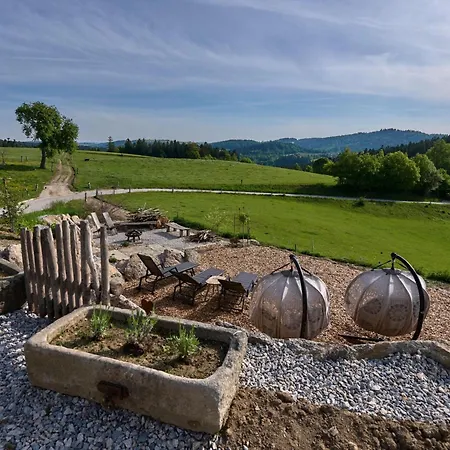 Bio-ferienhof Hoefler- 400 Jahre Alter 4-seithof, Direkt Neben Dem Rannasee Farmház